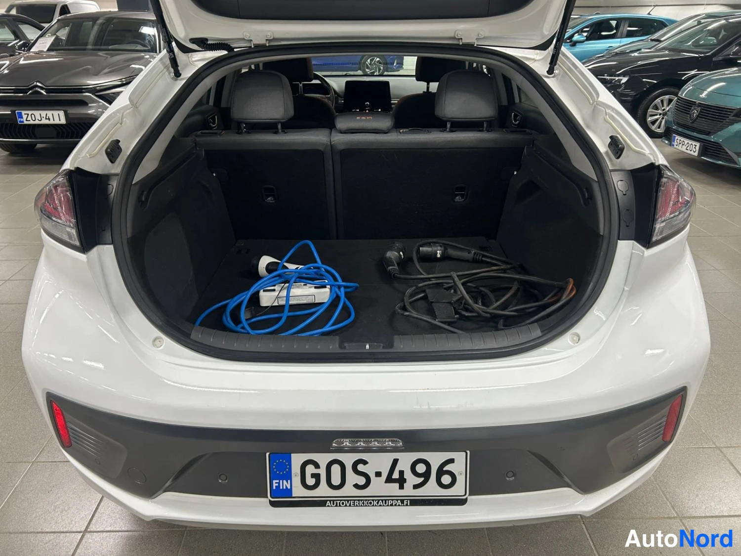 Valkoinen Hyundai Ioniq 2021, tavaratila, kuva 13