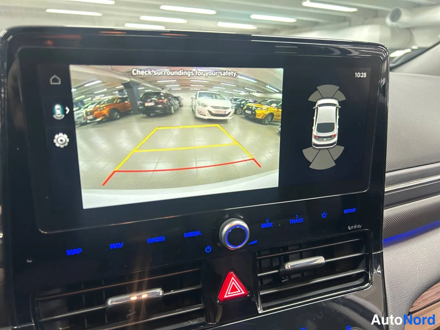 Valkoinen Hyundai Ioniq 2021, yksityiskohta, kuva 19