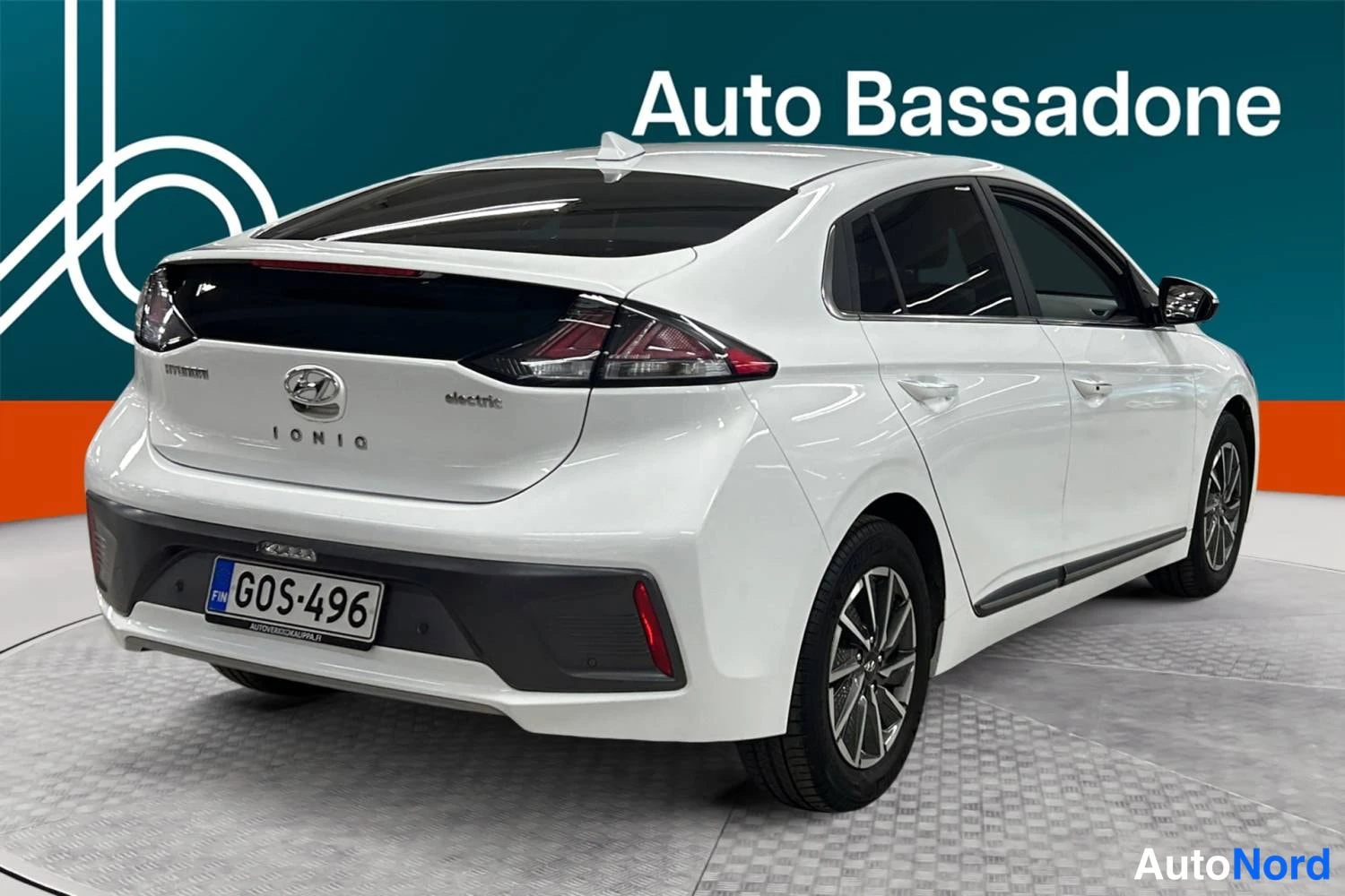 Valkoinen Hyundai Ioniq 2021, takaviisto, kuva 7