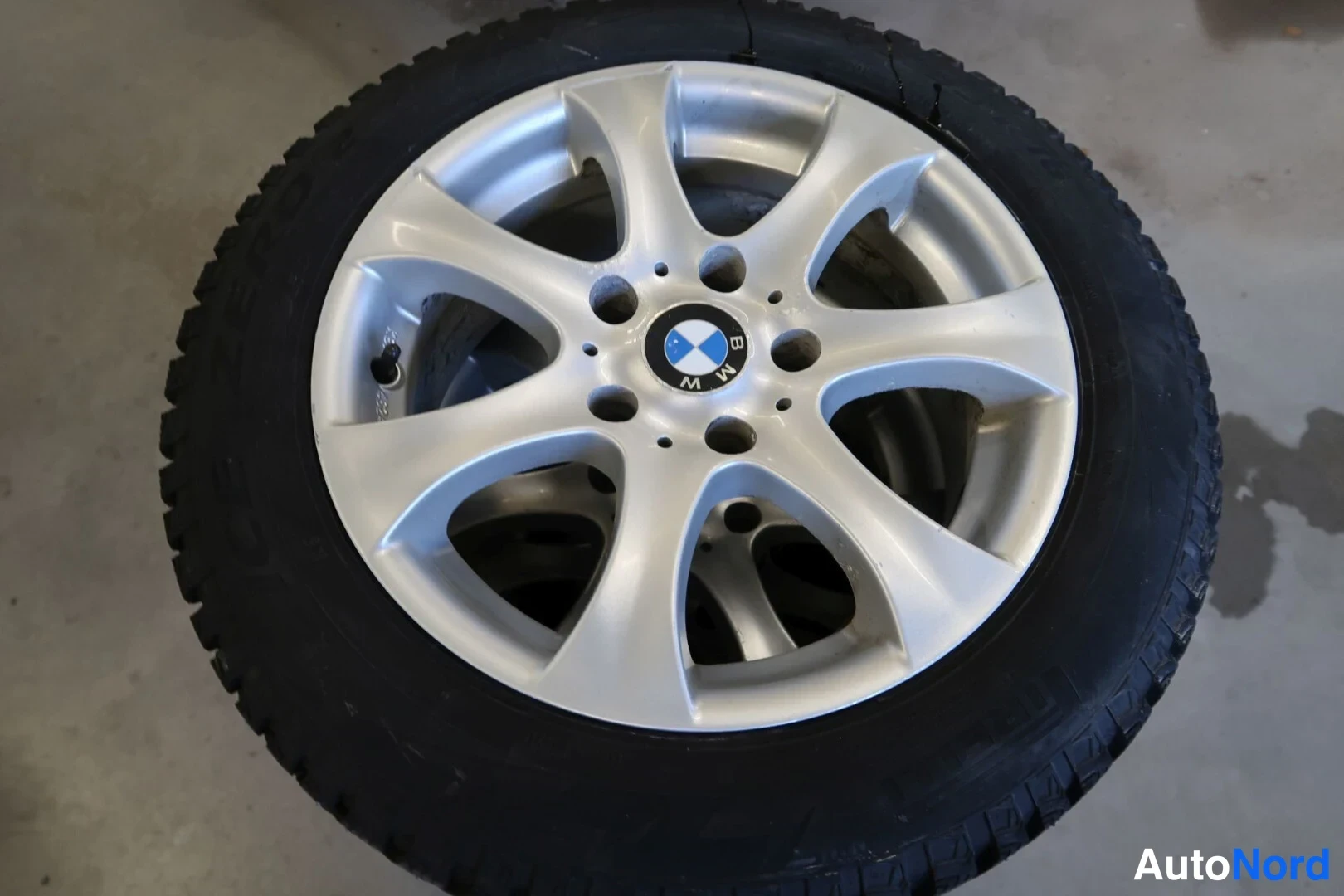 Musta BMW 325i 2005, yksityiskohta, kuva 27