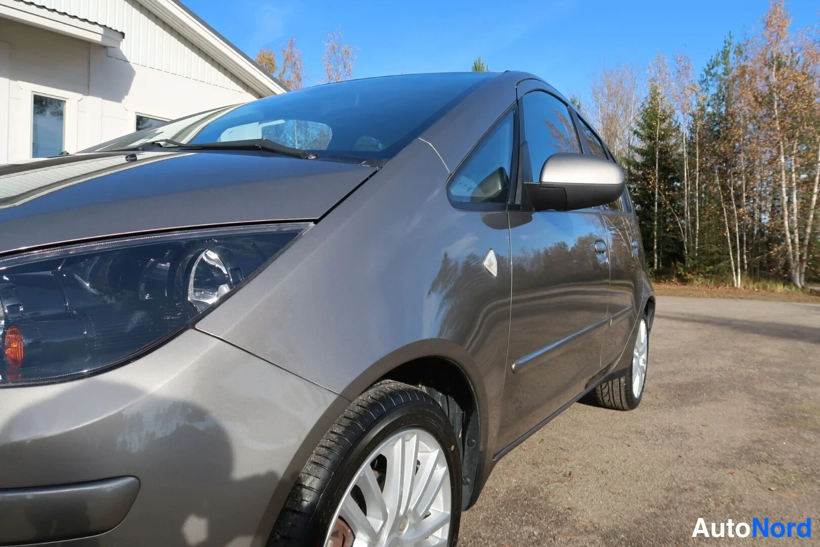 Beige Mitsubishi Colt 2008, etuviisto, keula vasemmalle, kuva 5