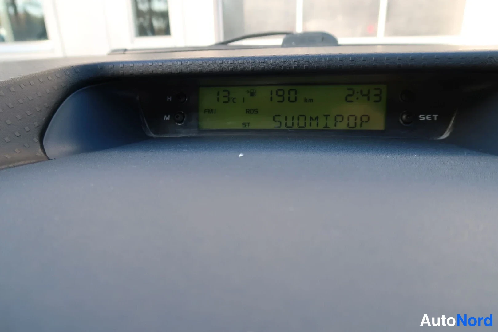 Beige Mitsubishi Colt 2008, yksityiskohta, kuva 29