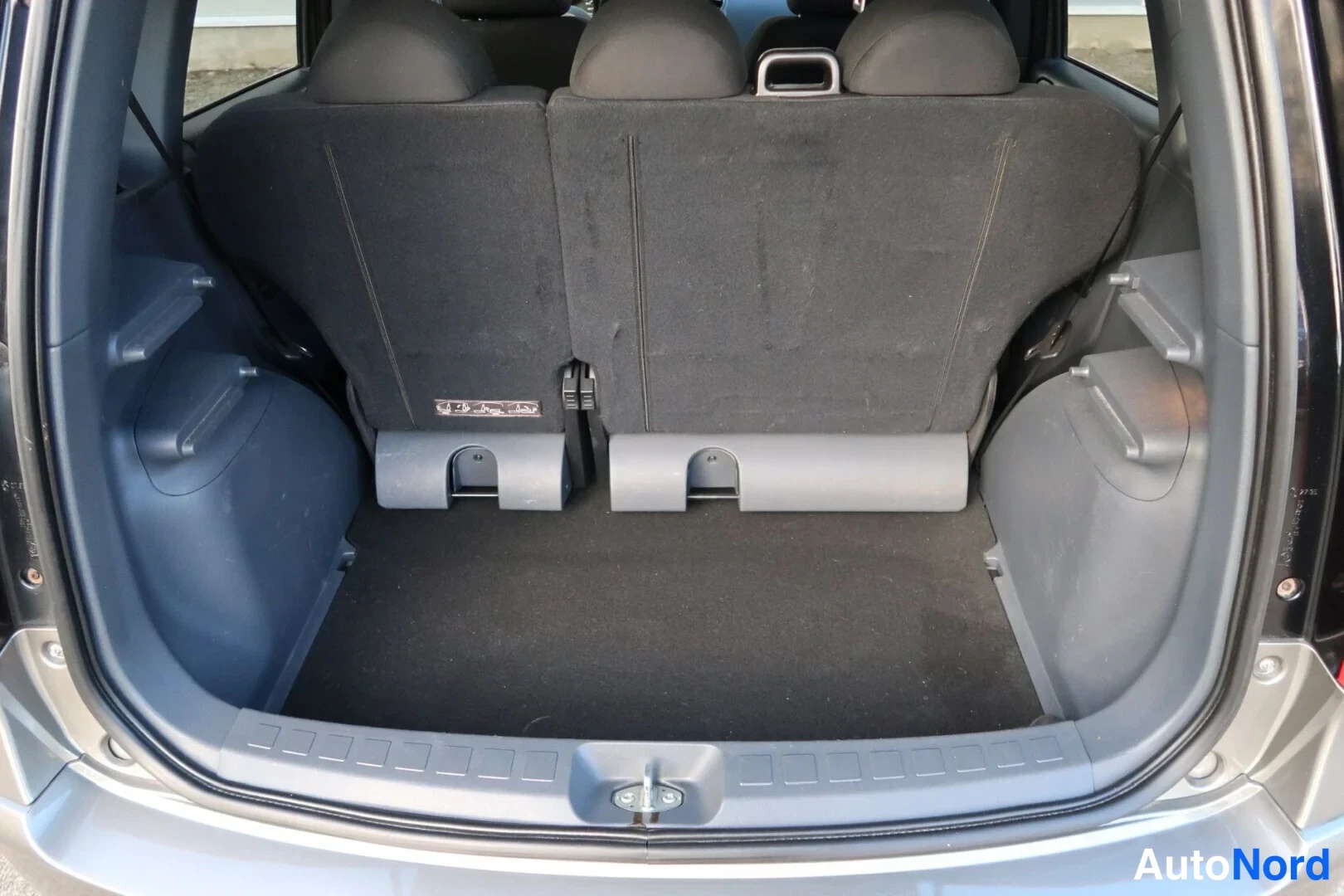 Beige Mitsubishi Colt 2008, tavaratila, kuva 25