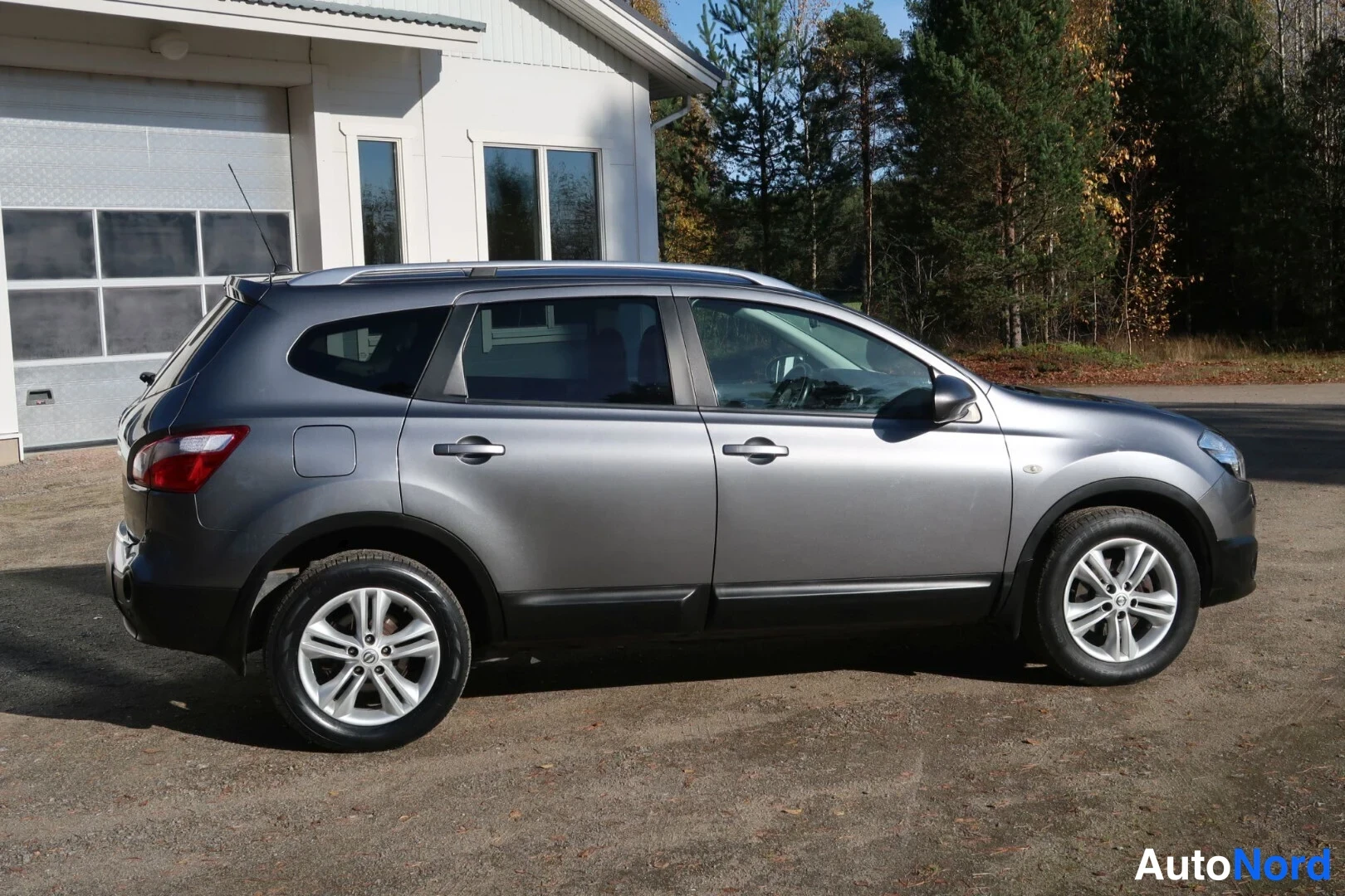 Harmaa Nissan Qashqai+2 2013, takaviisto, kuva 12