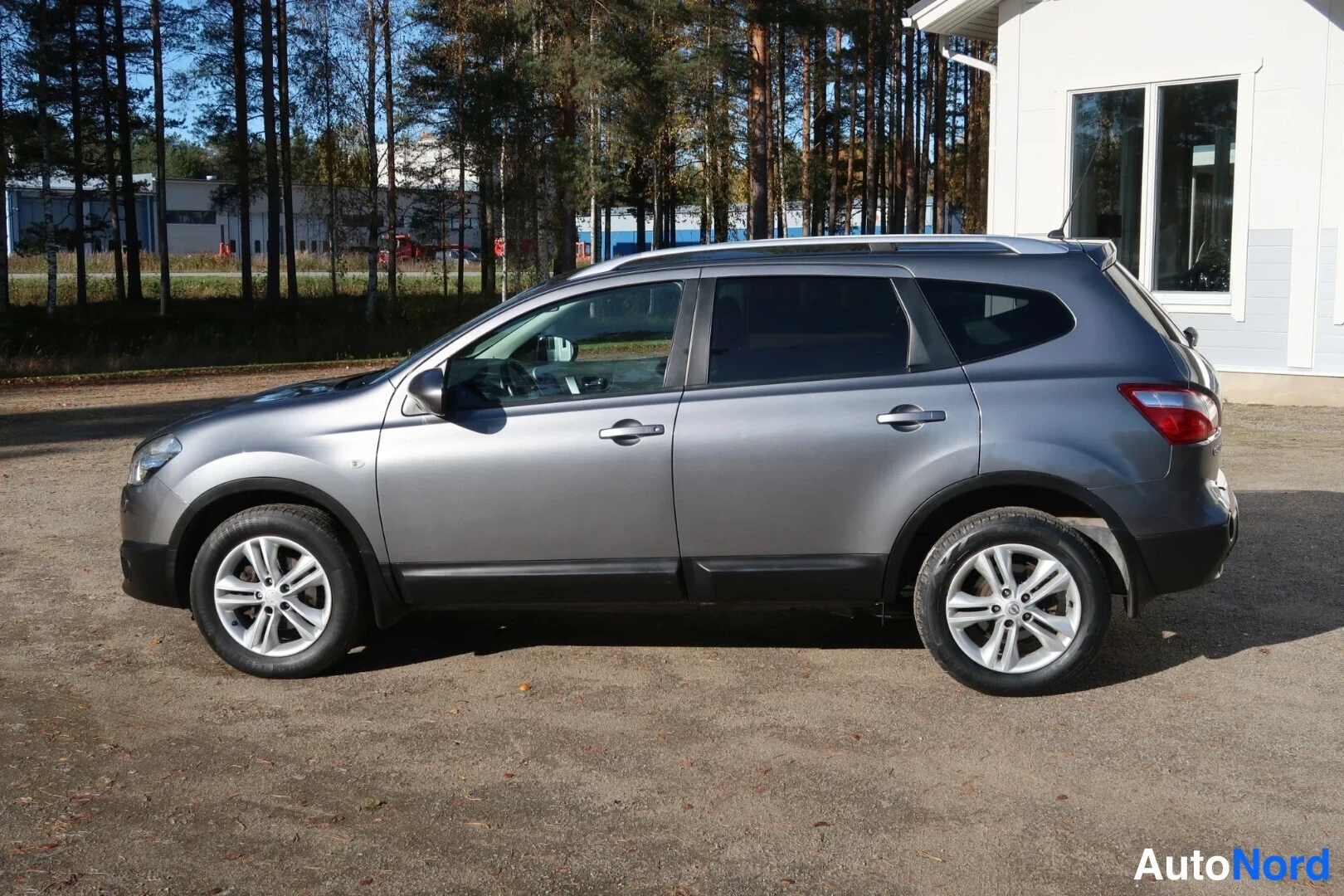 Harmaa Nissan Qashqai+2 2013, takaviisto, kuva 13