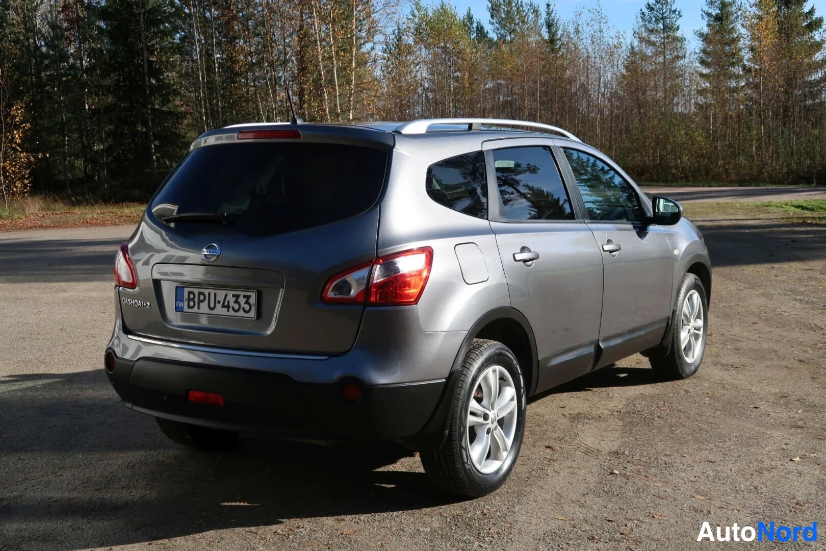 Harmaa Nissan Qashqai+2 2013, takaviisto, kuva 9