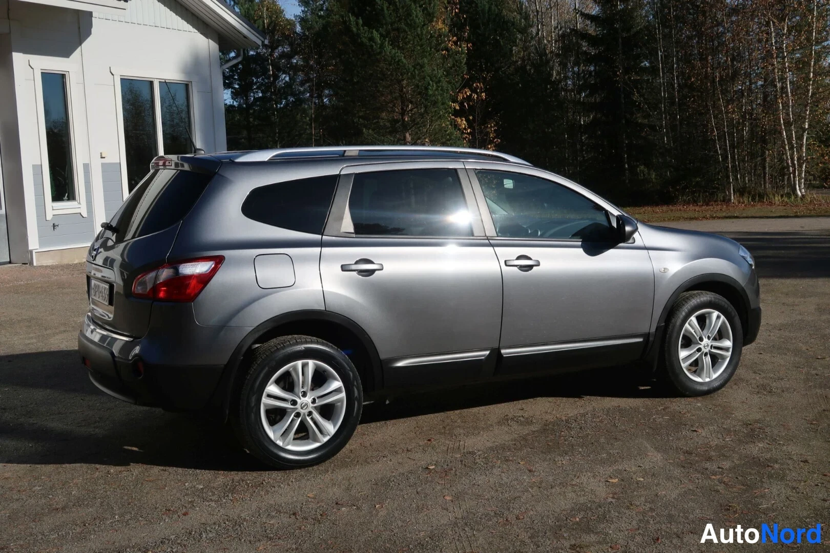Harmaa Nissan Qashqai+2 2013, takaviisto, kuva 11