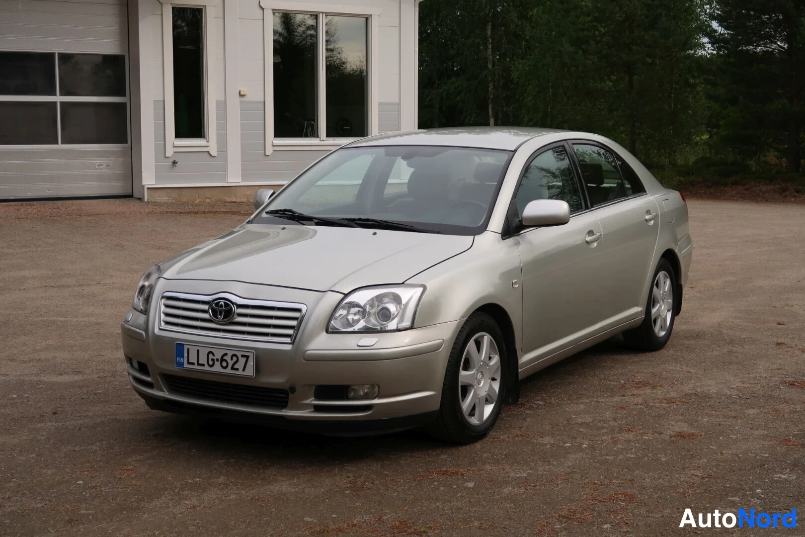 Toyota Avensis 2.0 VVT-i LINEA SOL ELEGANT 2003