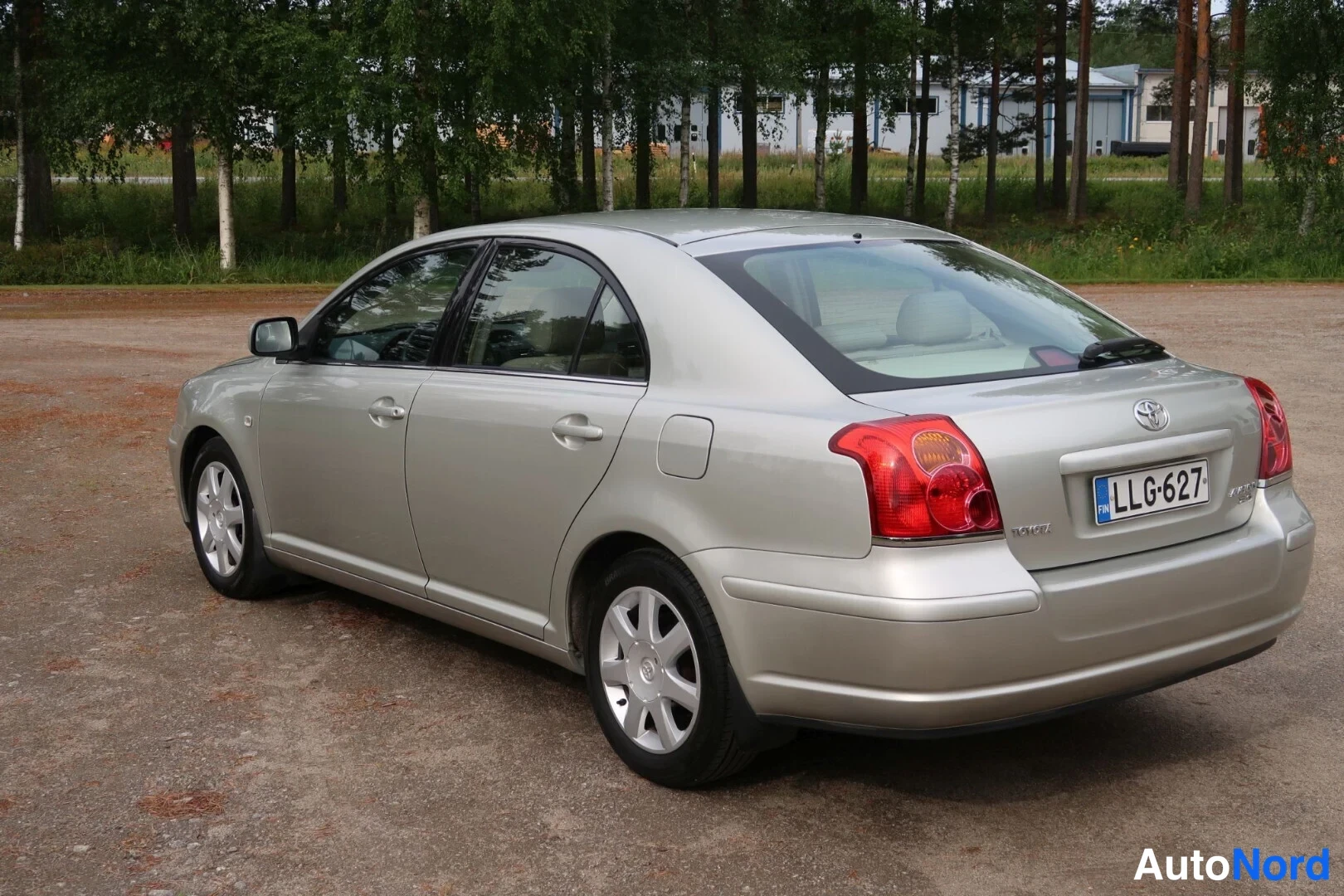 Harmaa Toyota Avensis 2003, takaviisto, kuva 10