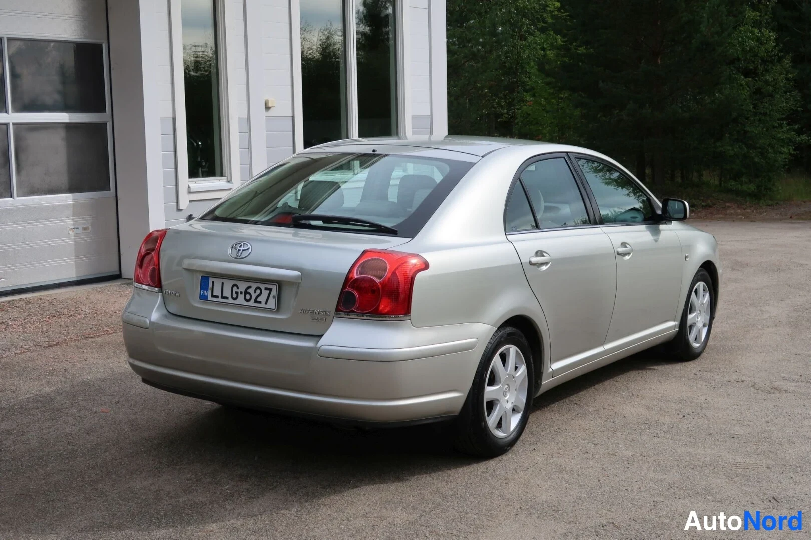 Harmaa Toyota Avensis 2003, takaviisto, kuva 11