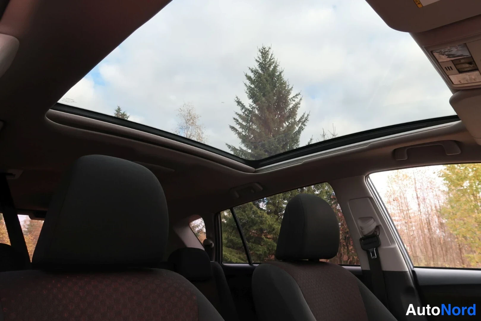 Harmaa Toyota Verso 2011, yksityiskohta, kuva 30