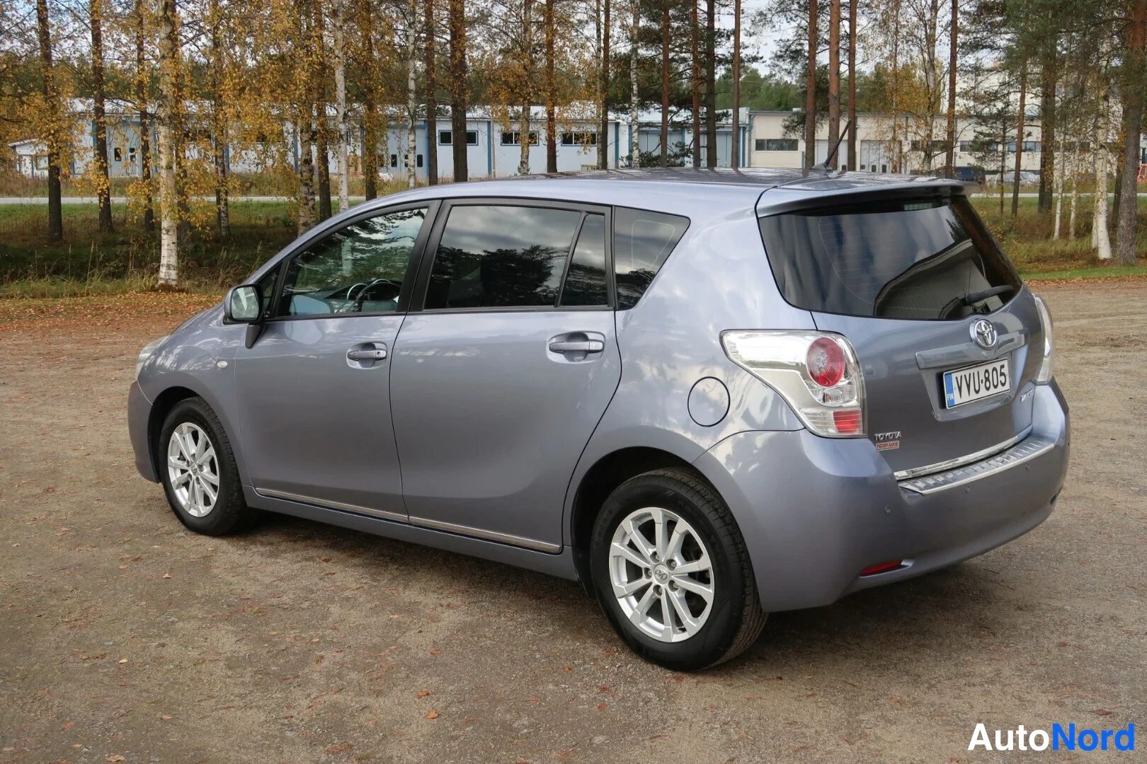 Harmaa Toyota Verso 2011, takaviisto, kuva 9
