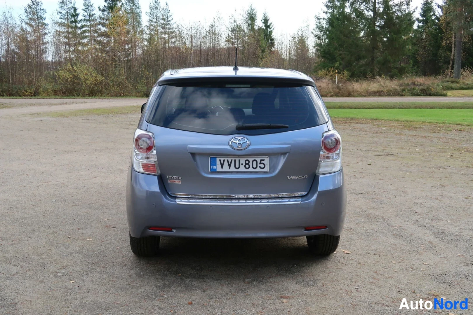 Harmaa Toyota Verso 2011, takaa, kuva 16