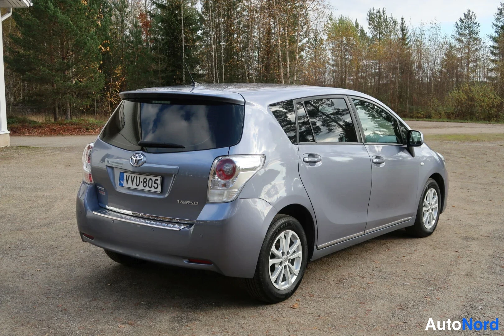 Harmaa Toyota Verso 2011, takaviisto, kuva 11