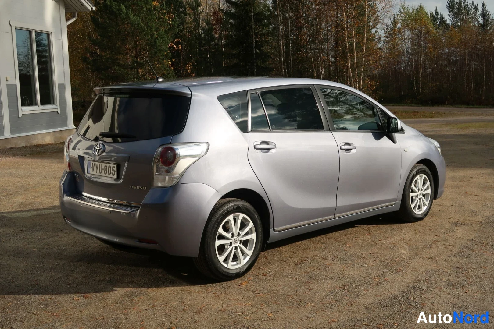 Harmaa Toyota Verso 2011, takaviisto, kuva 12
