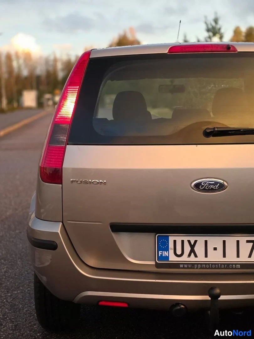 Kupari Ford Fusion 2004, takaa, kuva 8