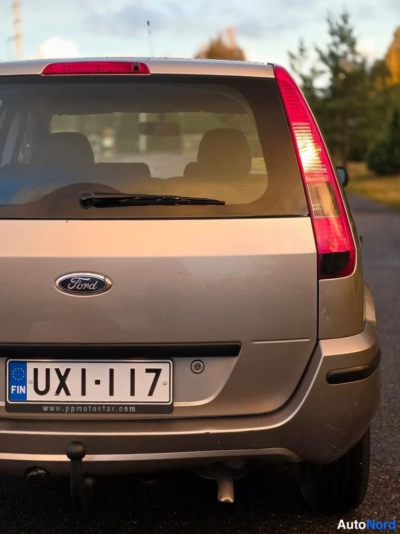 Kupari Ford Fusion 2004, takaa, kuva 9