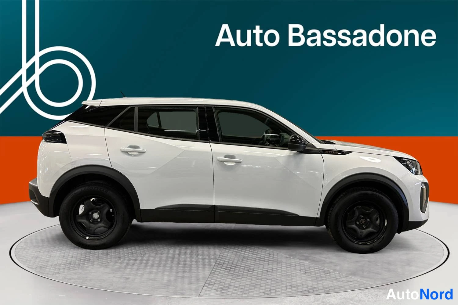 Valkoinen Peugeot 2008 2025, takaviisto, kuva 6