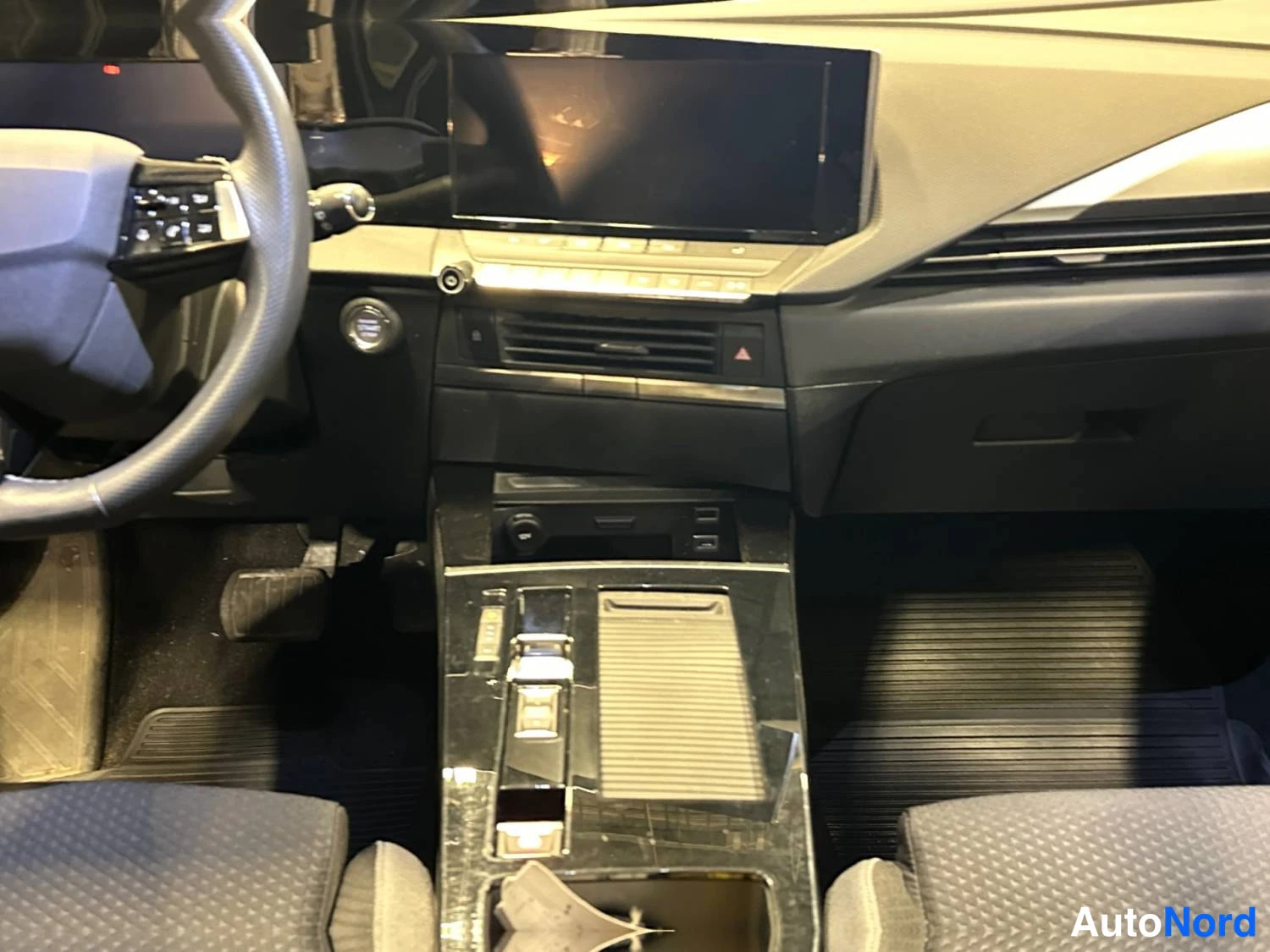 Harmaa Opel Astra Sports Tourer 2024, yksityiskohta, kuva 14