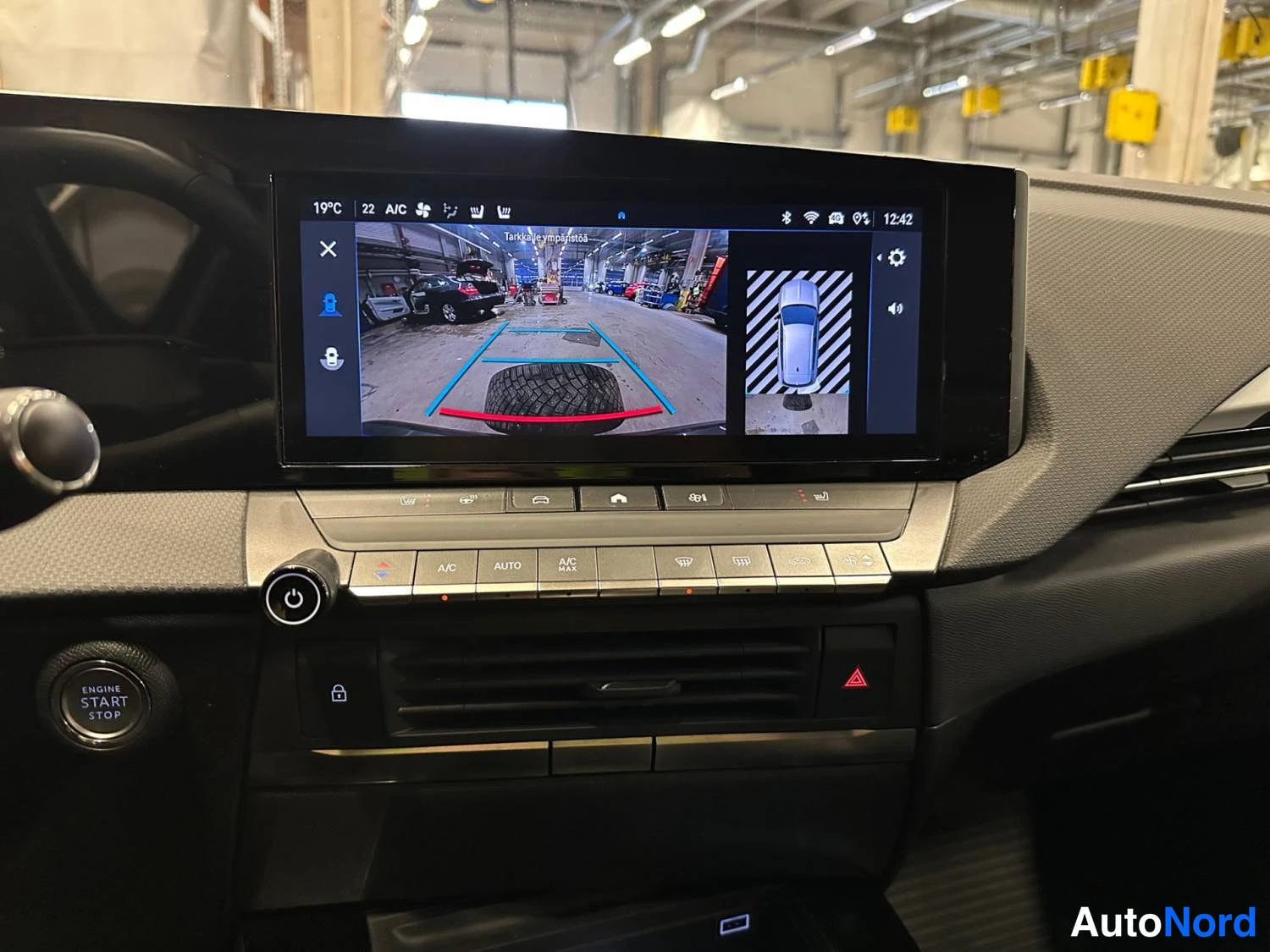 Harmaa Opel Astra Sports Tourer 2024, yksityiskohta, kuva 21