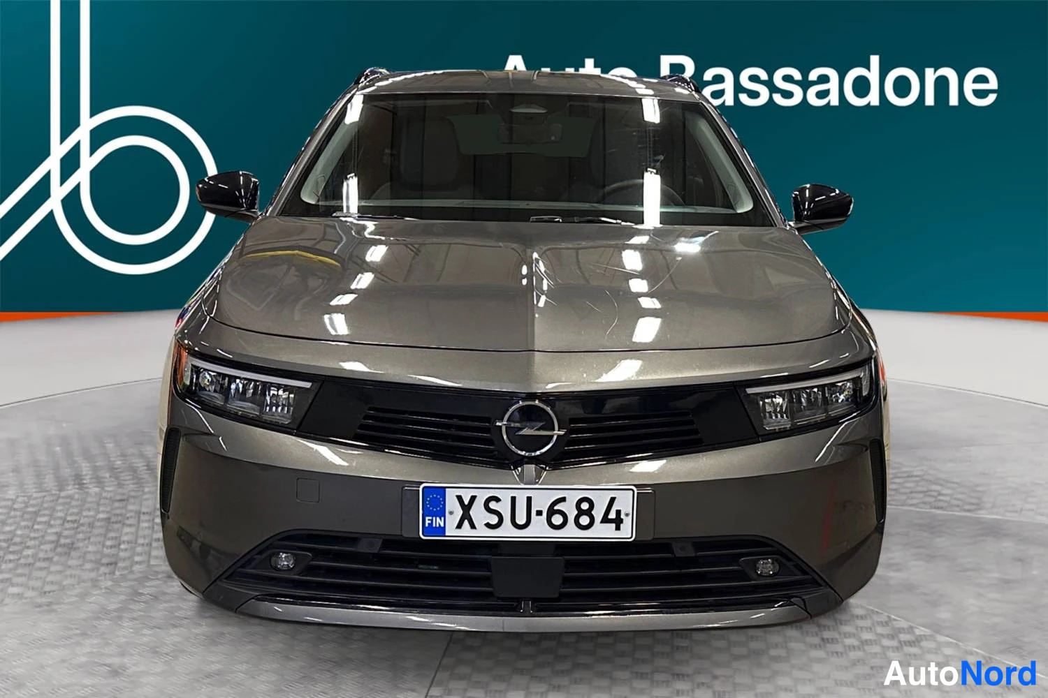 Harmaa Opel Astra Sports Tourer 2024, edestä, kuva 3