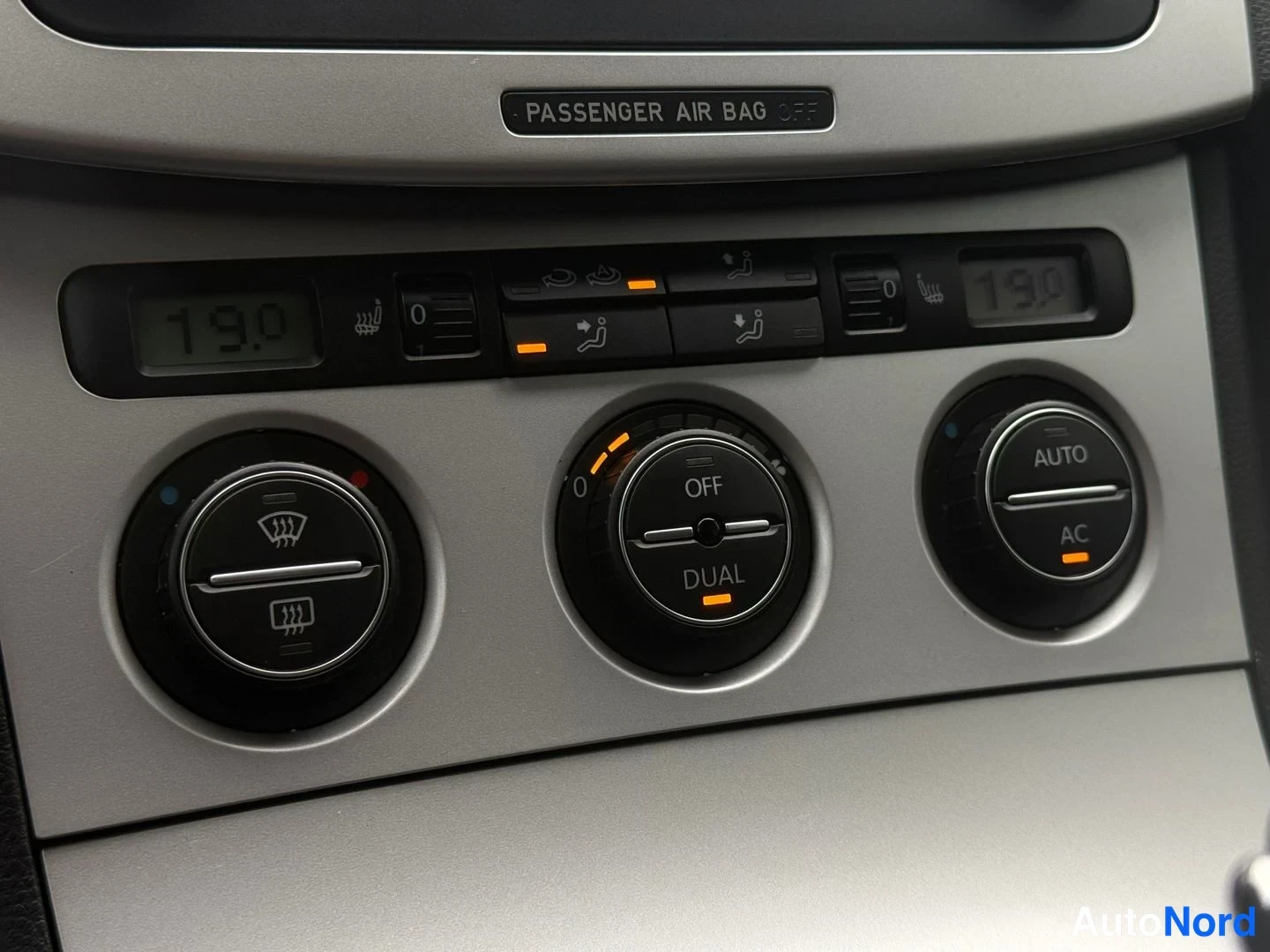Musta Volkswagen Passat Variant 2007, yksityiskohta, kuva 16
