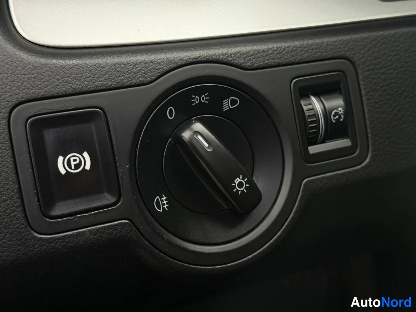 Musta Volkswagen Passat Variant 2007, yksityiskohta, kuva 9