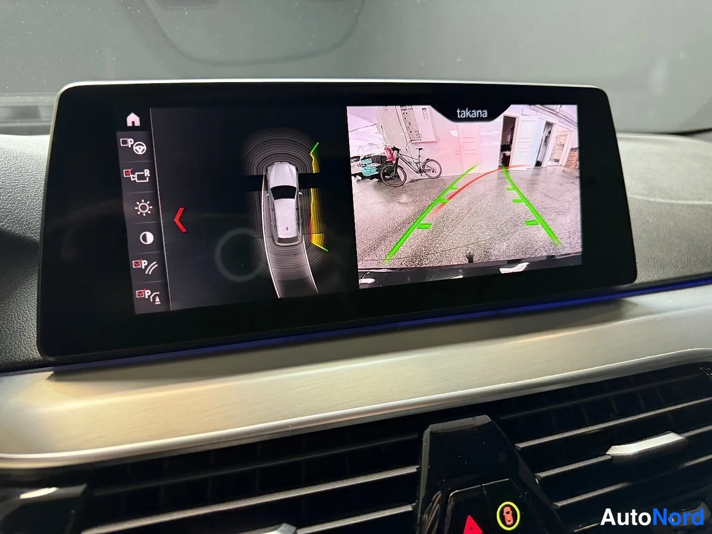 Musta BMW M550d xDrive 2019, yksityiskohta, kuva 16