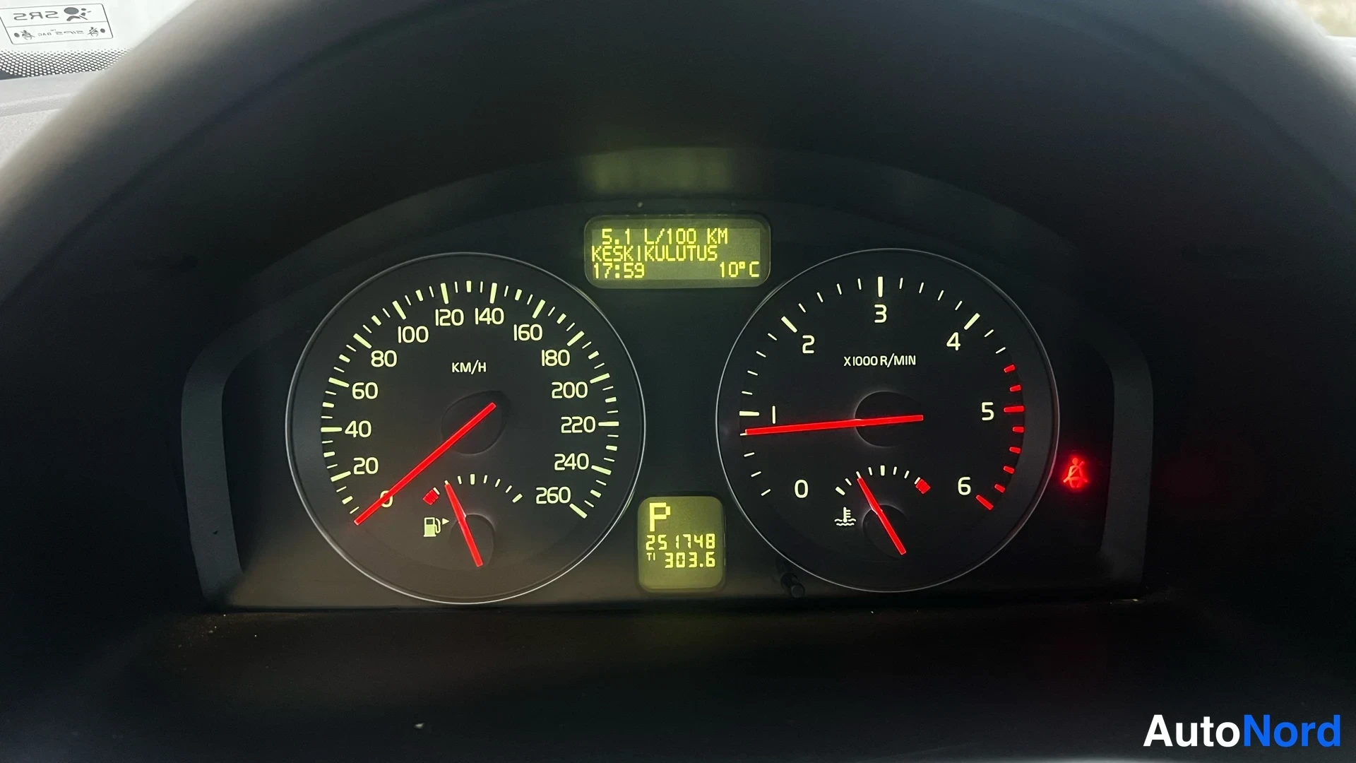 Vihreä Volvo V50 2010, yksityiskohta, kuva 25