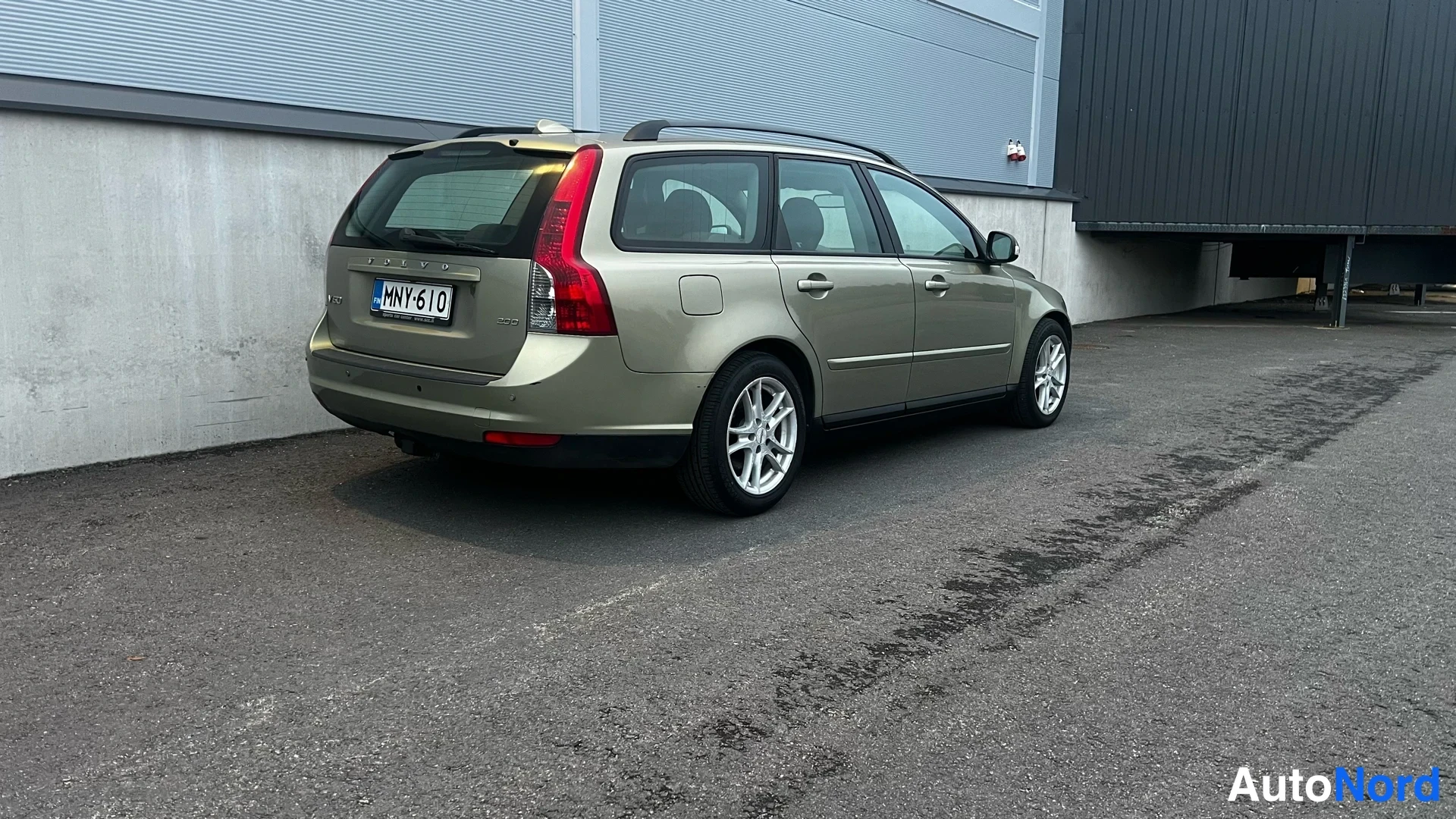 Vihreä Volvo V50 2010, takaviisto, kuva 12