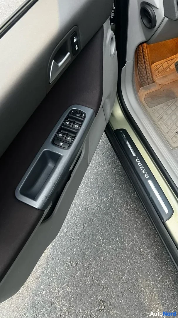 Vihreä Volvo V50 2010, yksityiskohta, kuva 27