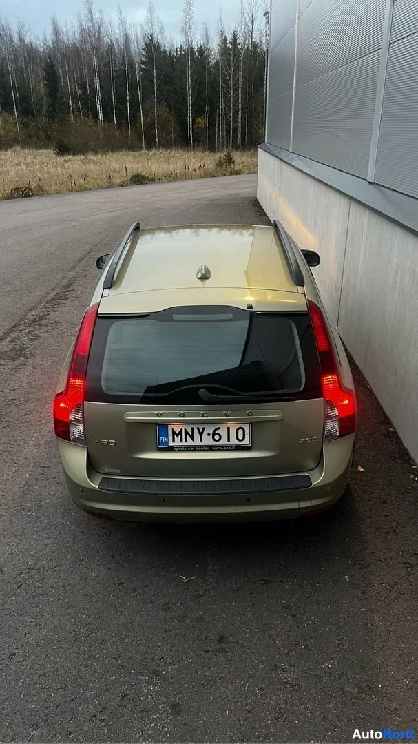 Vihreä Volvo V50 2010, takaa, kuva 16