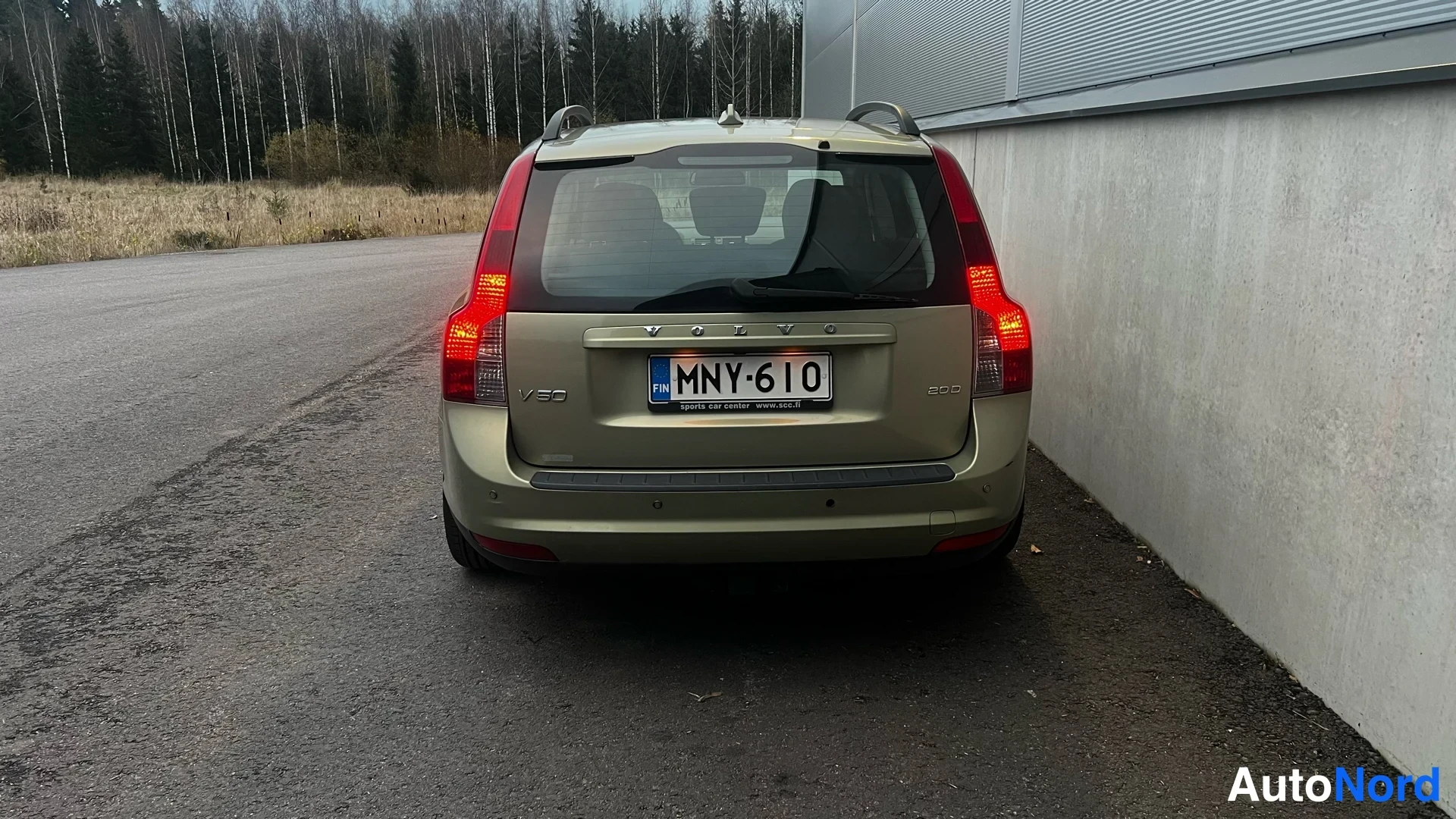 Vihreä Volvo V50 2010, takaa, kuva 15
