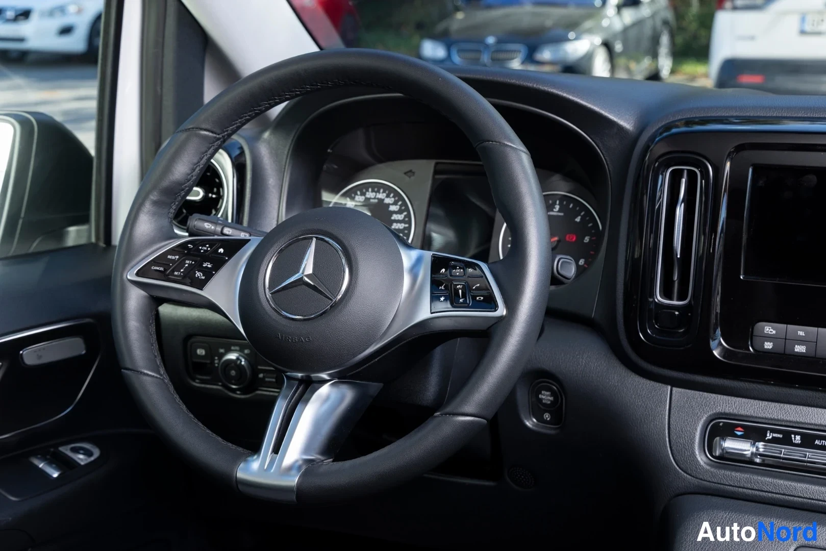 Valkoinen Mercedes-Benz Vito 2026, yksityiskohta, kuva 30