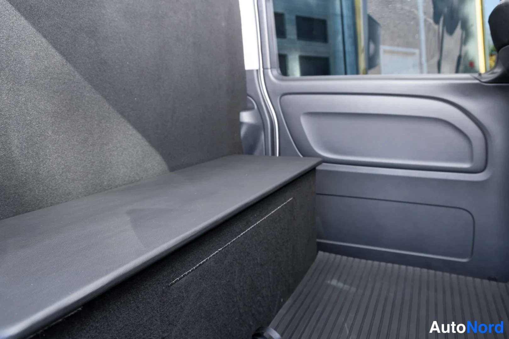 Valkoinen Mercedes-Benz Vito 2026, tavaratila, kuva 15