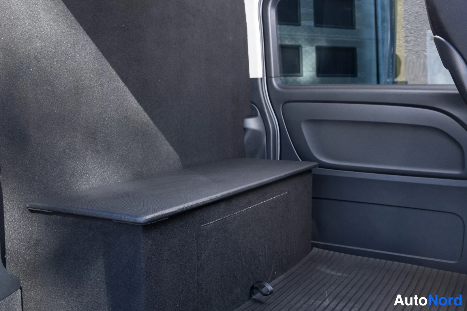 Valkoinen Mercedes-Benz Vito 2026, tavaratila, kuva 19