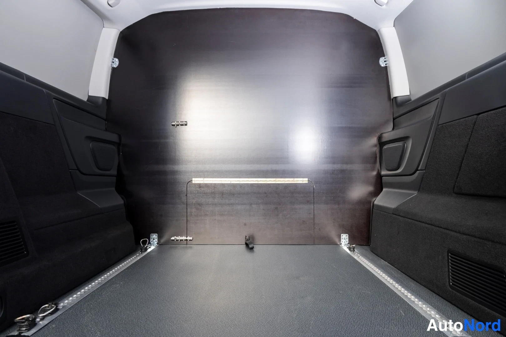 Valkoinen Mercedes-Benz Vito 2026, tavaratila, kuva 20