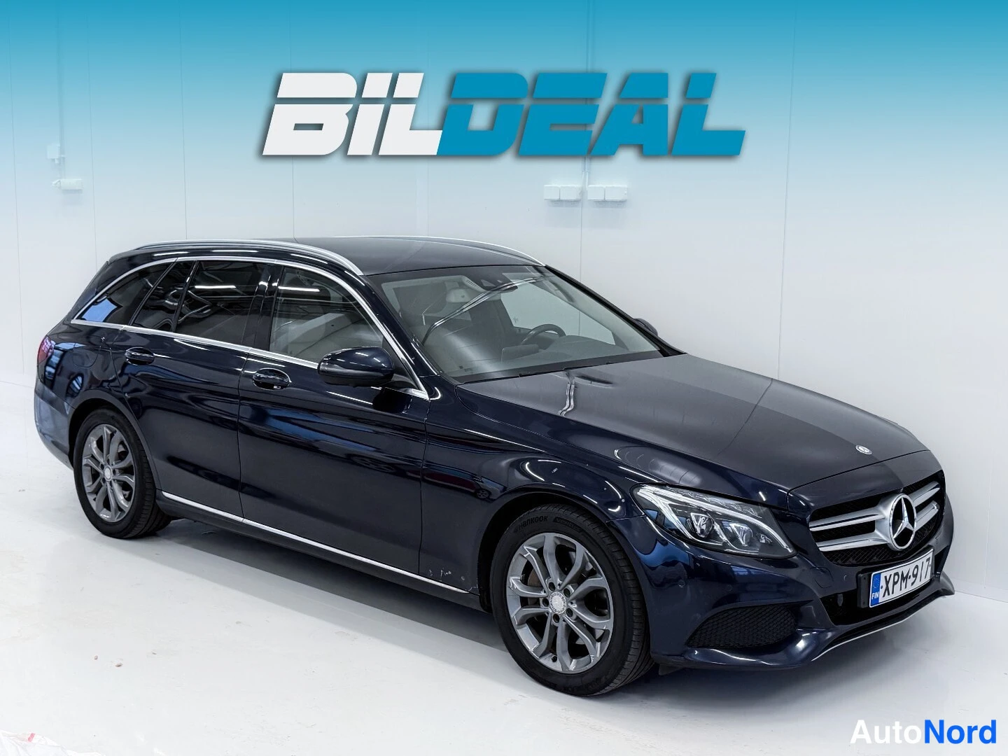 Sininen Mercedes-Benz C 2016, etuviisto, keula oikealle, kuva 2