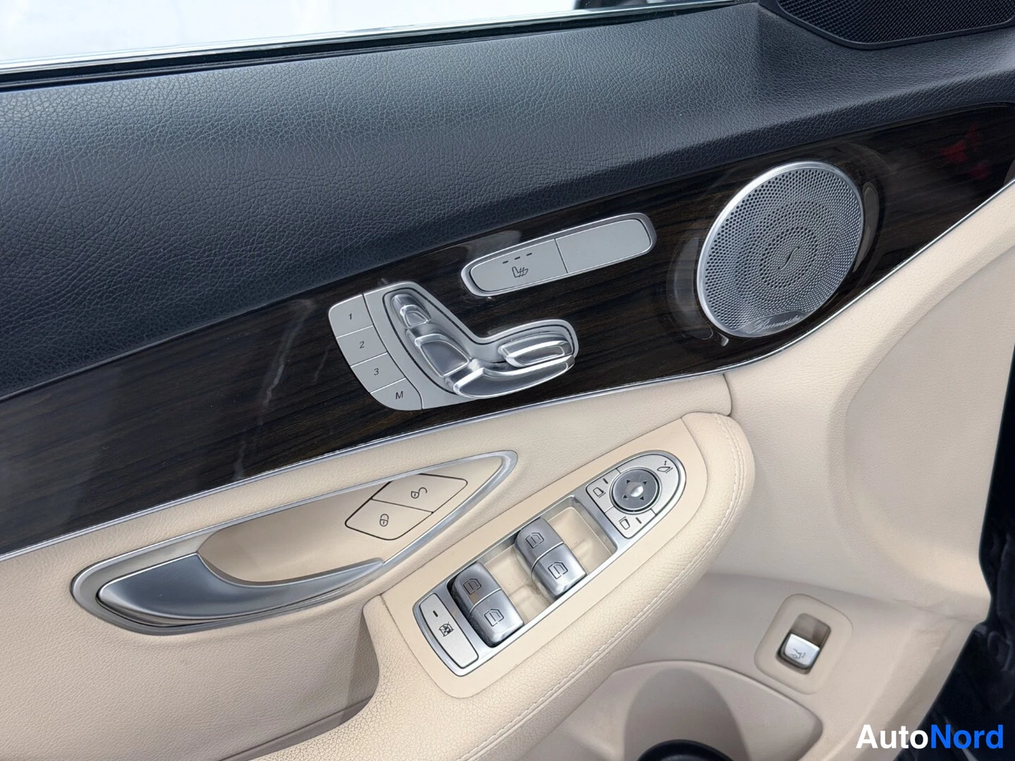 Sininen Mercedes-Benz C 2016, yksityiskohta, kuva 21