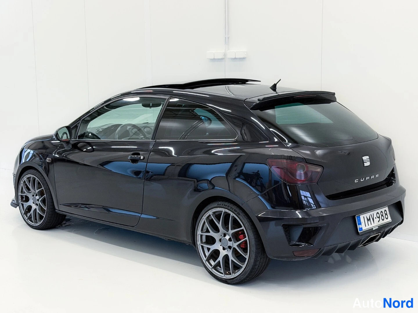 Musta Seat Ibiza 2010, takaviisto, kuva 4