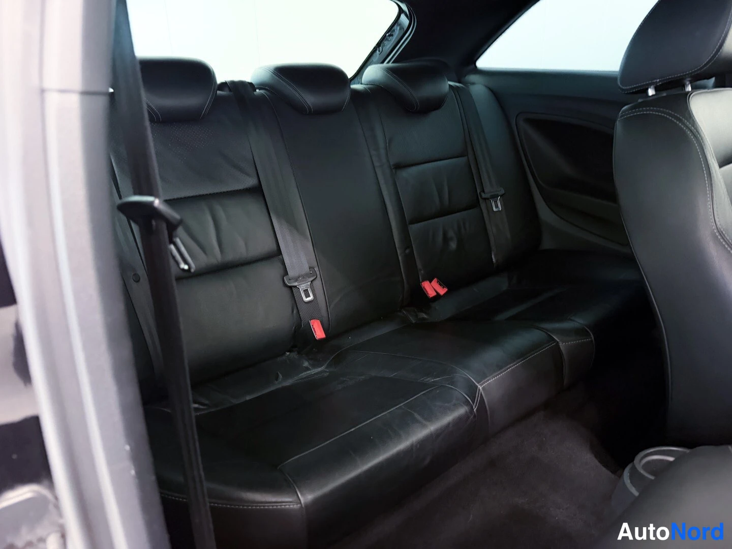 Musta Seat Ibiza 2010, takaistuimet, kuva 12