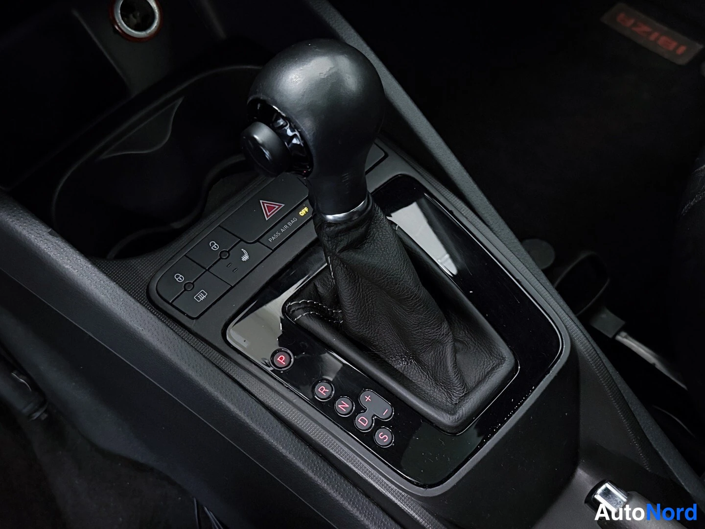 Musta Seat Ibiza 2010, yksityiskohta, kuva 20