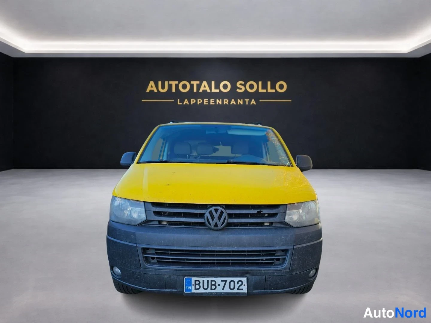 Keltainen Volkswagen Transporter 2013, edestä, kuva 3