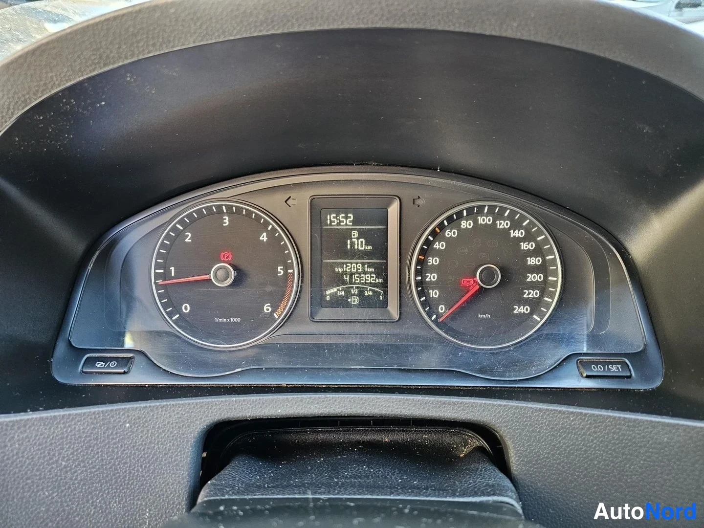 Keltainen Volkswagen Transporter 2013, yksityiskohta, kuva 8