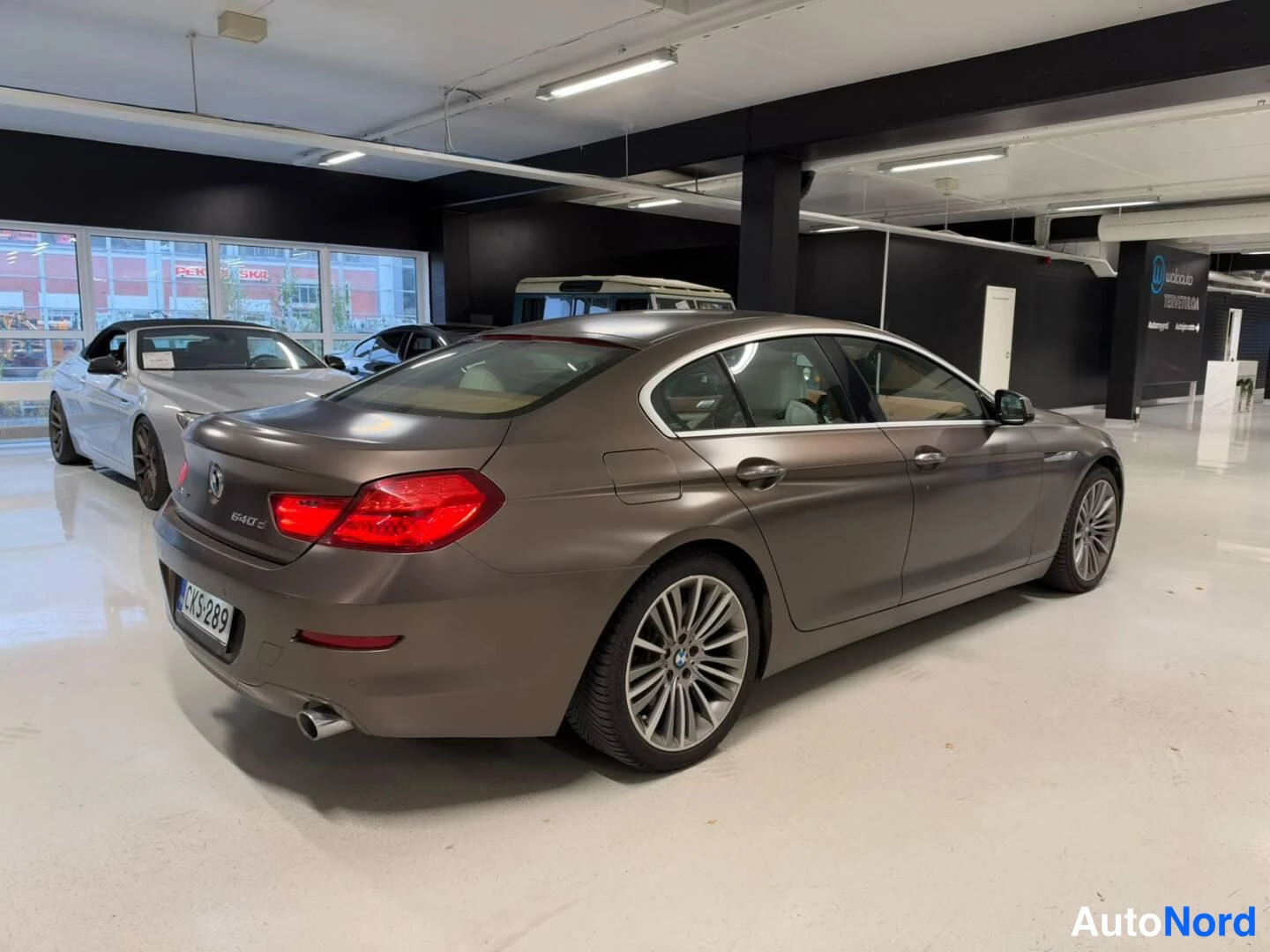 Ruskea BMW 640d xDrive 2015, takaviisto, kuva 4