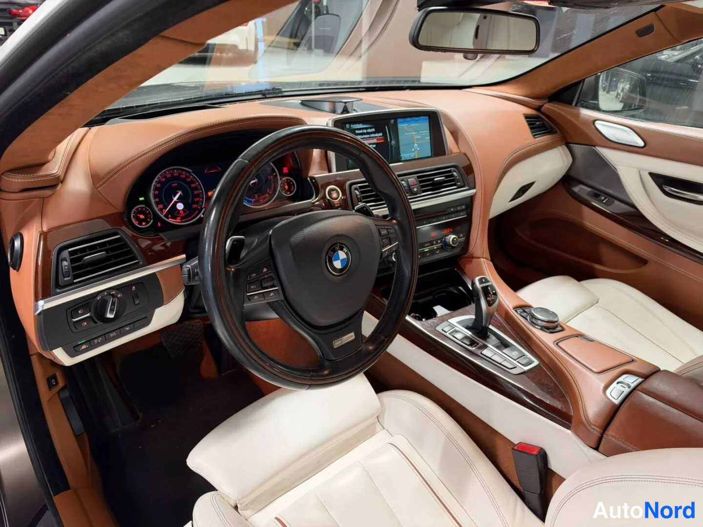 Ruskea BMW 640d xDrive 2015, ohjaamo, kuva 5