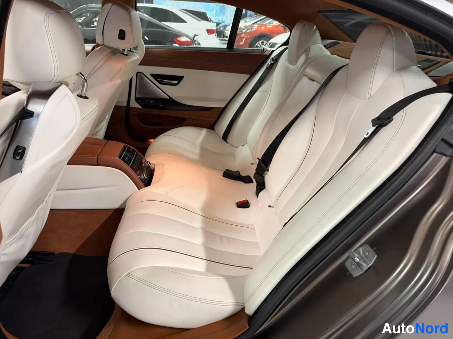 Ruskea BMW 640d xDrive 2015, takaistuimet, kuva 8