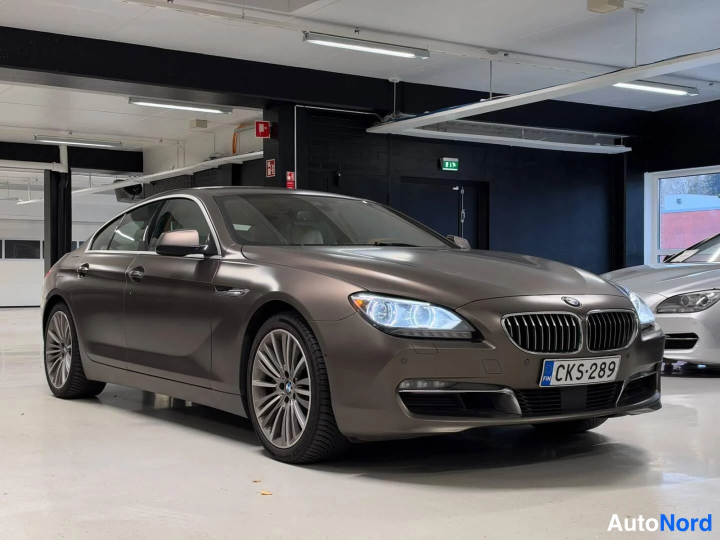 Ruskea BMW 640d xDrive 2015, etuviisto, keula oikealle, kuva 2
