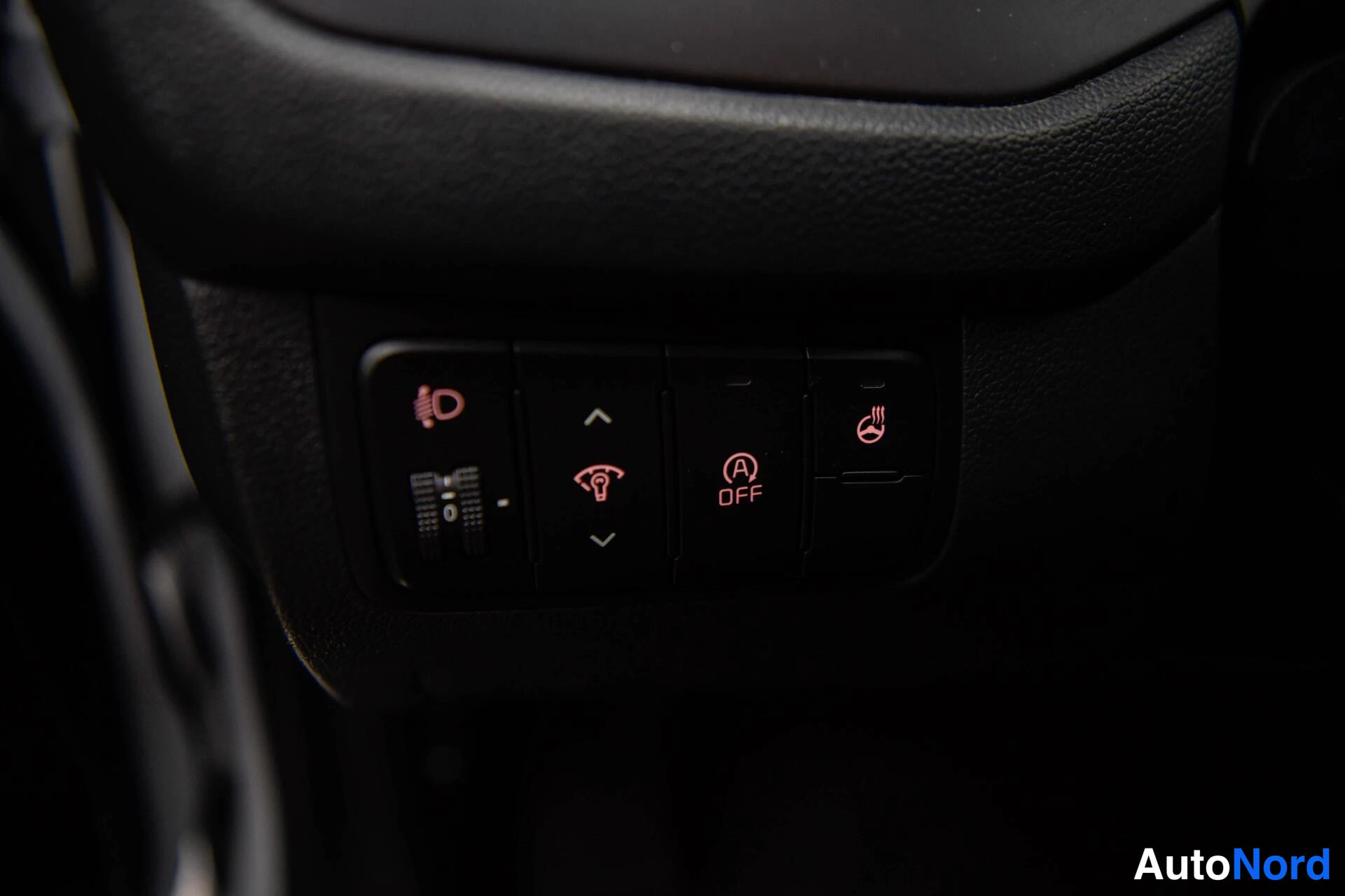 Valkoinen Kia Ceed 2018, yksityiskohta, kuva 24