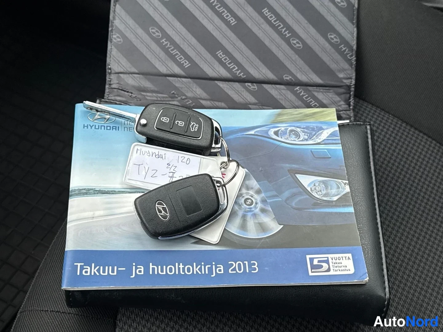 Harmaa Hyundai i20 2013, yksityiskohta, kuva 10